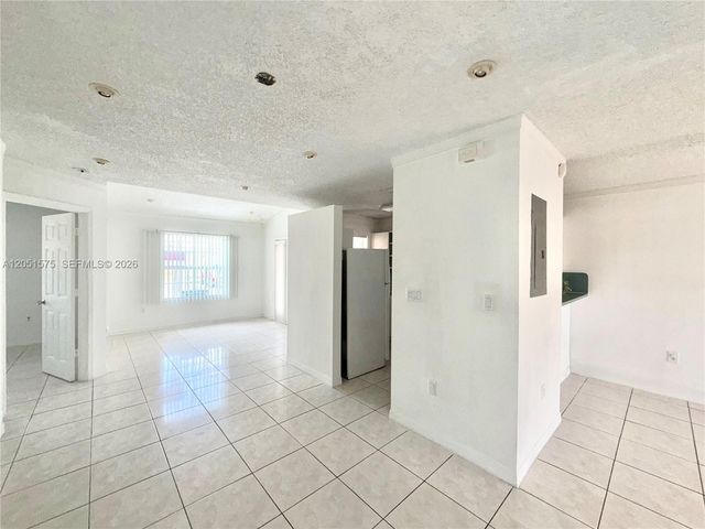 9184 NW 119 Terrace 198, Hialeah Gardens, FL 33018