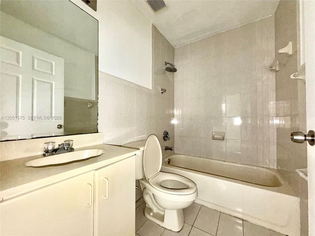 9184 NW 119 Terrace 198, Hialeah Gardens, FL 33018
