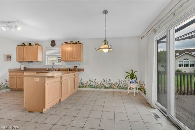 144 Royal Troon Drive SE, Warren, OH 44484