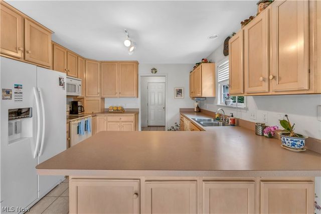 144 Royal Troon Drive SE, Warren, OH 44484