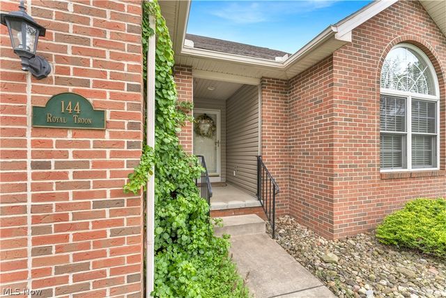 144 Royal Troon Drive SE, Warren, OH 44484