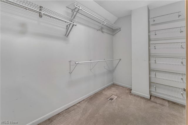 144 Royal Troon Drive SE, Warren, OH 44484