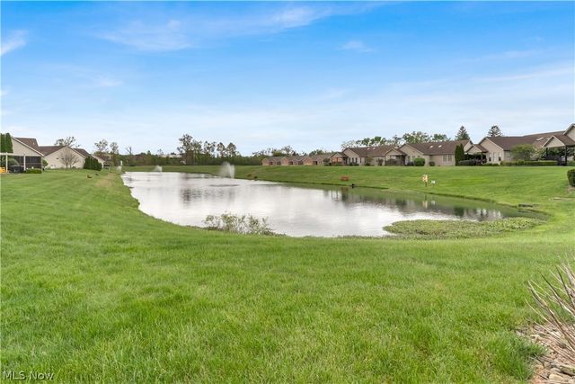 144 Royal Troon Drive SE, Warren, OH 44484