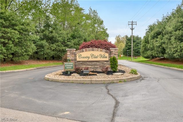 144 Royal Troon Drive SE, Warren, OH 44484