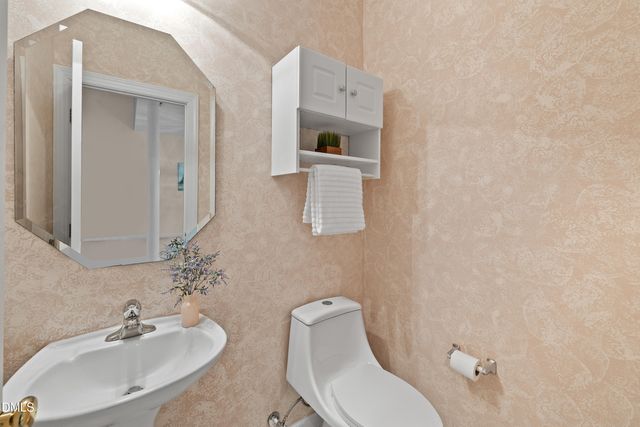 1624 Shepherds Glade Drive, Apex, NC 27523