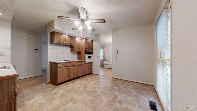 85 Halladay Lane, Tonawanda, NY 14150