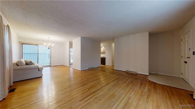 85 Halladay Lane, Tonawanda, NY 14150