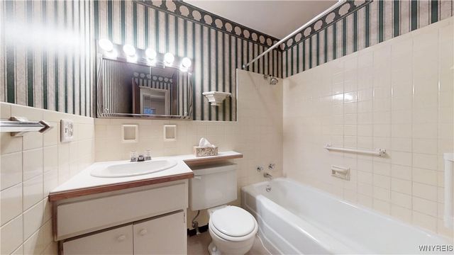 85 Halladay Lane, Tonawanda, NY 14150