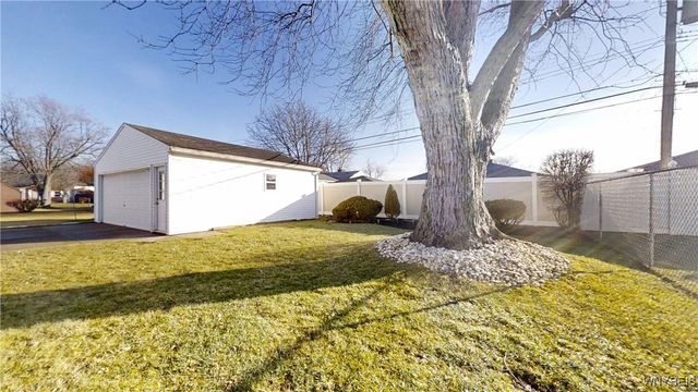 85 Halladay Lane, Tonawanda, NY 14150