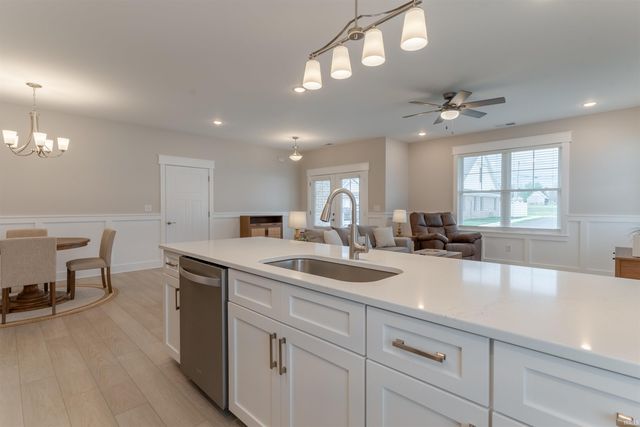 8445 Bell Crossing Drive, Newburgh, IN 47630