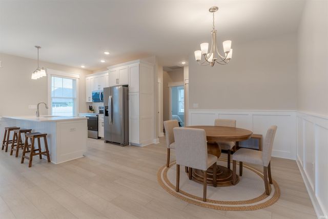 8445 Bell Crossing Drive, Newburgh, IN 47630