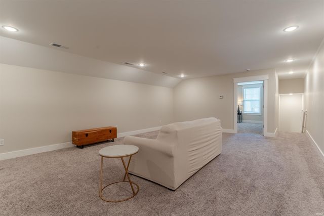 8445 Bell Crossing Drive, Newburgh, IN 47630