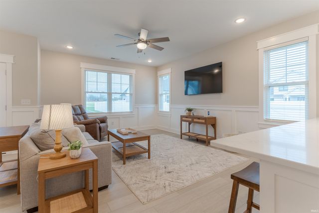 8445 Bell Crossing Drive, Newburgh, IN 47630