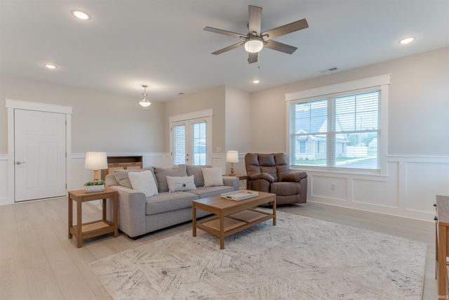 8445 Bell Crossing Drive, Newburgh, IN 47630