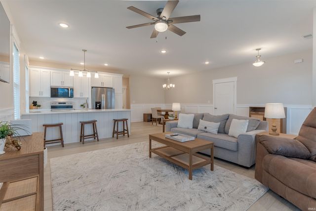 8445 Bell Crossing Drive, Newburgh, IN 47630