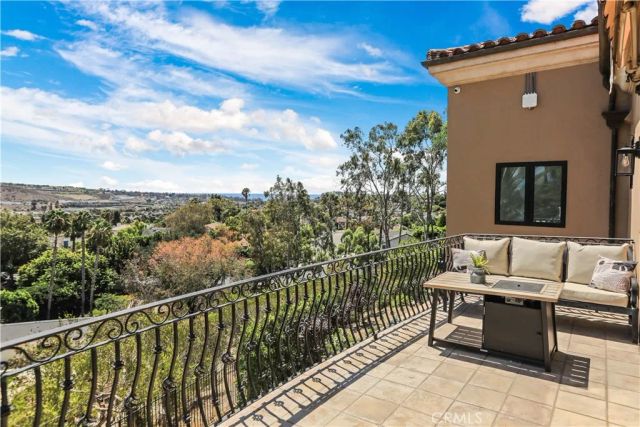 6 Riverstone, Laguna Niguel, CA 92677