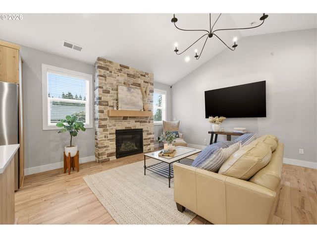 37354 AMERICAN St, Sandy, OR 97055