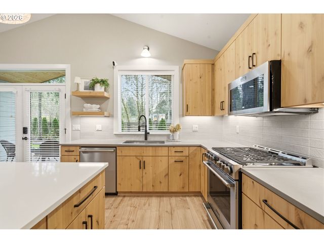 37354 AMERICAN St, Sandy, OR 97055