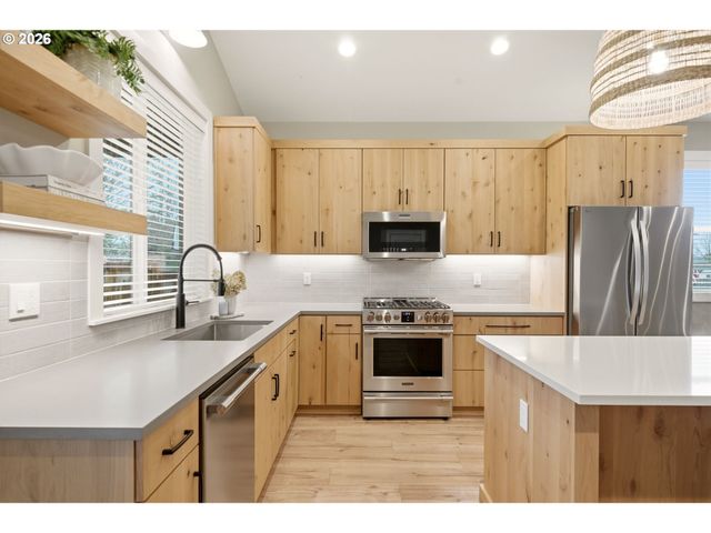37354 AMERICAN St, Sandy, OR 97055