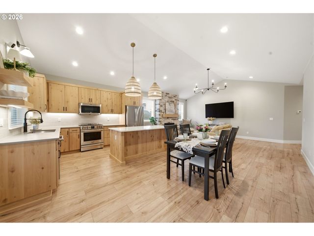 37354 AMERICAN St, Sandy, OR 97055