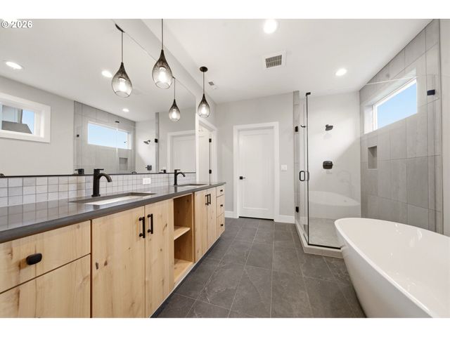 37354 AMERICAN St, Sandy, OR 97055