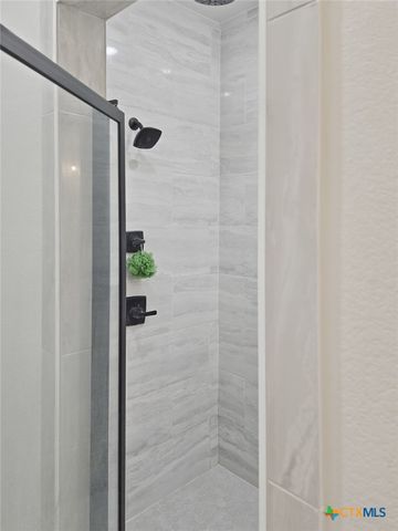 211 Lakewood Drive, Gatesville, TX 76528