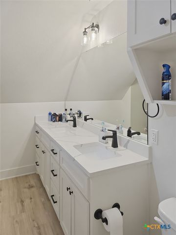 211 Lakewood Drive, Gatesville, TX 76528