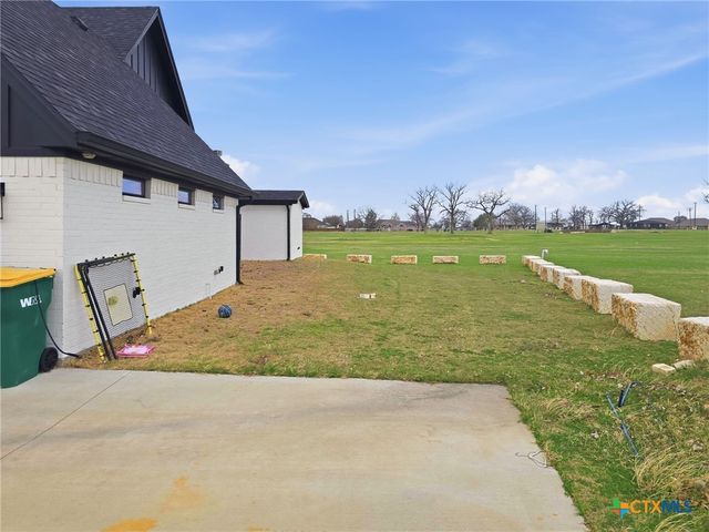 211 Lakewood Drive, Gatesville, TX 76528
