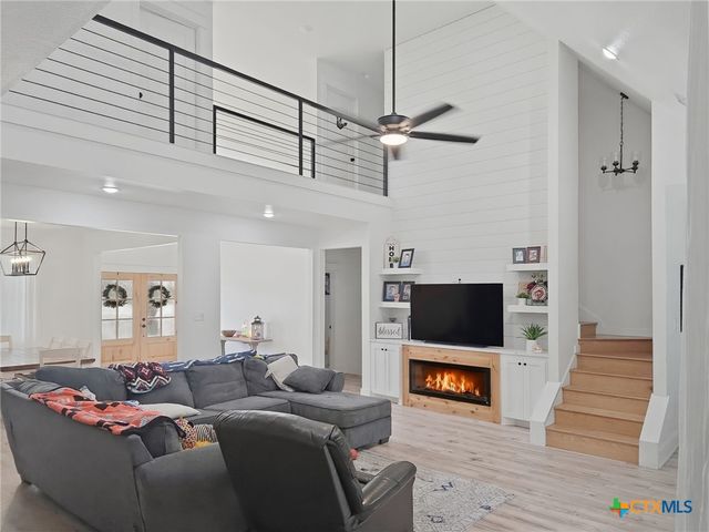 211 Lakewood Drive, Gatesville, TX 76528