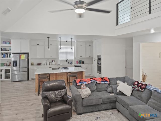 211 Lakewood Drive, Gatesville, TX 76528