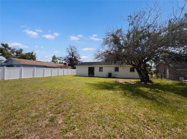 1114 N FORREST AVENUE, Kissimmee, FL 34741