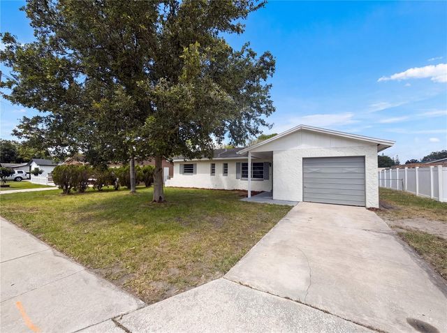 1114 N FORREST AVENUE, Kissimmee, FL 34741