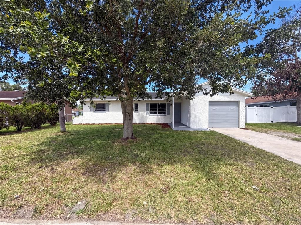 1114 N FORREST AVENUE, Kissimmee, FL 34741