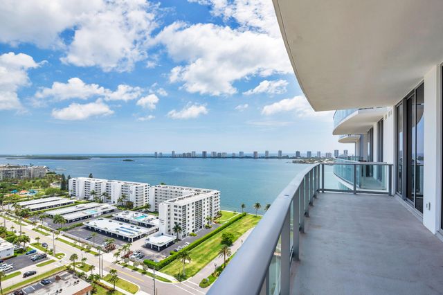 220 Lake Shore Drive 1809, Lake Park, FL 33403