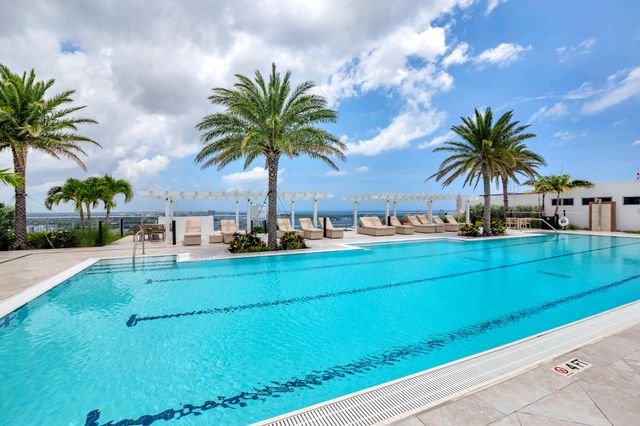 220 Lake Shore Drive 1809, Lake Park, FL 33403