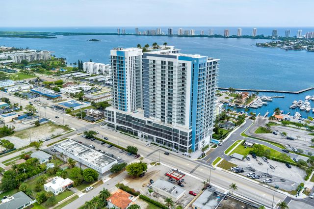 220 Lake Shore Drive 1809, Lake Park, FL 33403