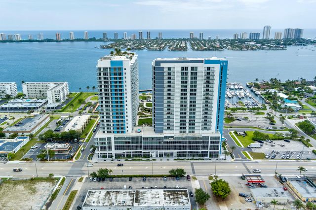 220 Lake Shore Drive 1809, Lake Park, FL 33403