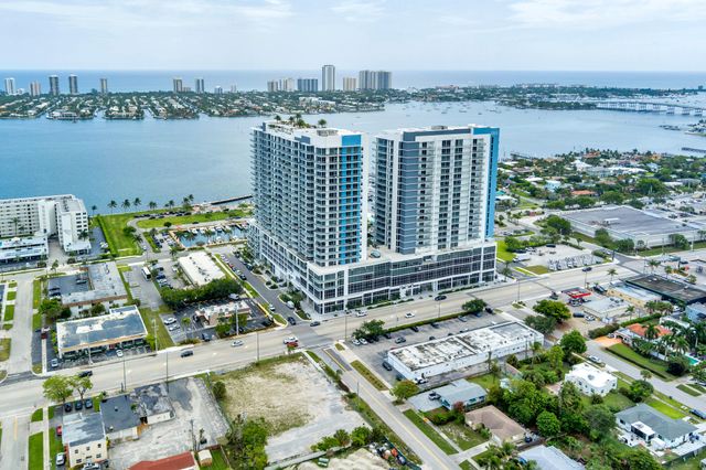 220 Lake Shore Drive 1809, Lake Park, FL 33403