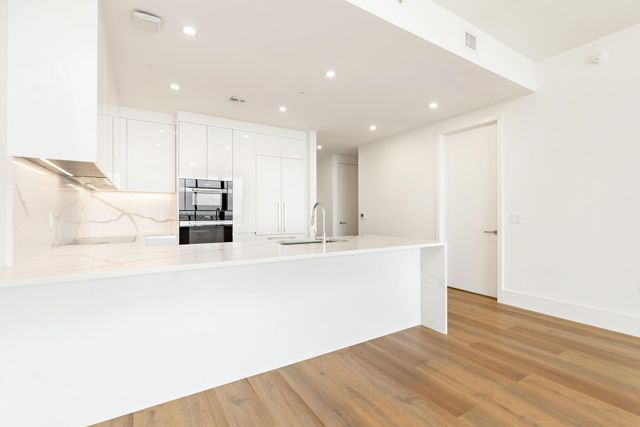 220 Lake Shore Drive 1809, Lake Park, FL 33403