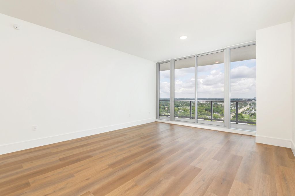 220 Lake Shore Drive 1809, Lake Park, FL 33403