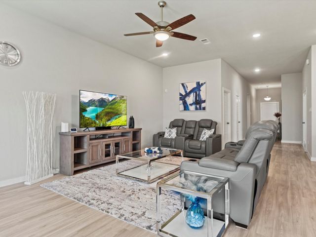 8635 Jetty Glen Drive, Cypress, TX 77433