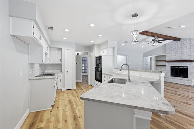 205 N FOREST Lane, Double Oak, TX 75077