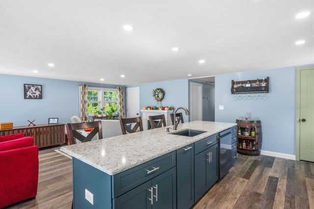 156 Main Street, Hanson, MA 02341