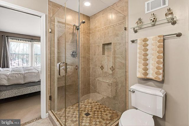 7923 VALLEYFIELD DR, Springfield, VA 22153