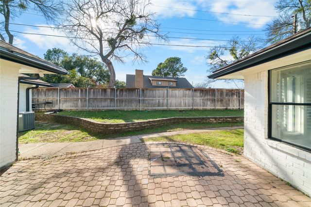 700 Macarthur Court, Irving, TX 75061