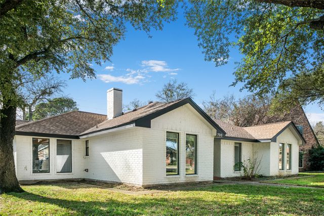 700 Macarthur Court, Irving, TX 75061
