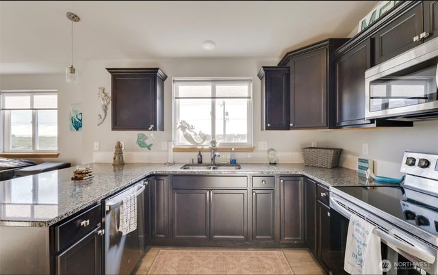 1006 Point Brown Avenue SE, Ocean Shores, WA 98569