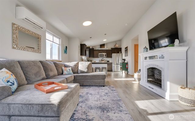 1006 Point Brown Avenue SE, Ocean Shores, WA 98569