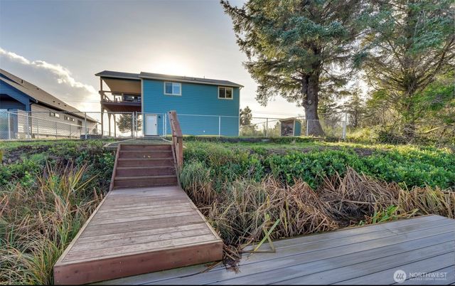 1006 Point Brown Avenue SE, Ocean Shores, WA 98569