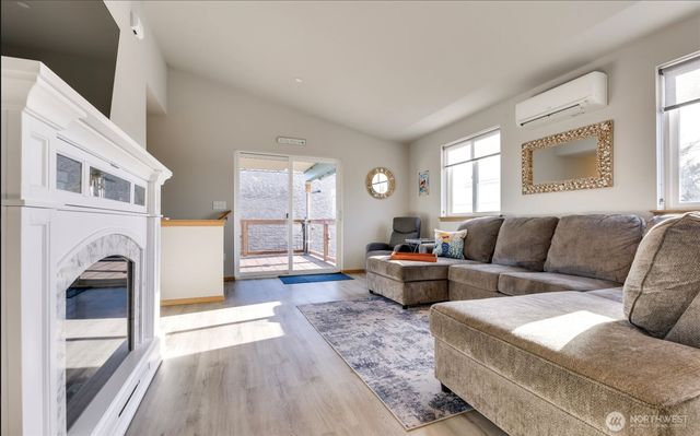 1006 Point Brown Avenue SE, Ocean Shores, WA 98569